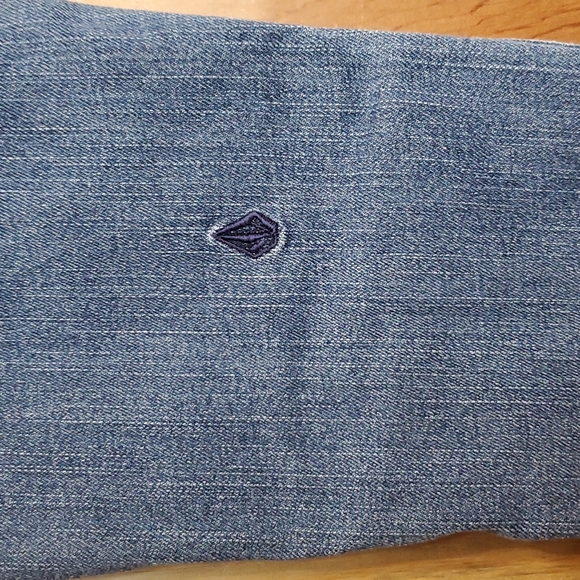 🐞Volcom Skinny Distressed Jeans Size 0 - Picture 7 of 9